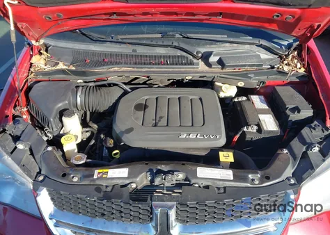 2013 Dodge Grand Caravan Sxt z USA, uszkodzony, nr VIN 2C4RDGCG7DR686210